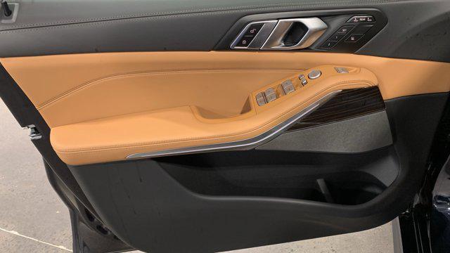 new 2025 BMW X7 car, priced at $91,805