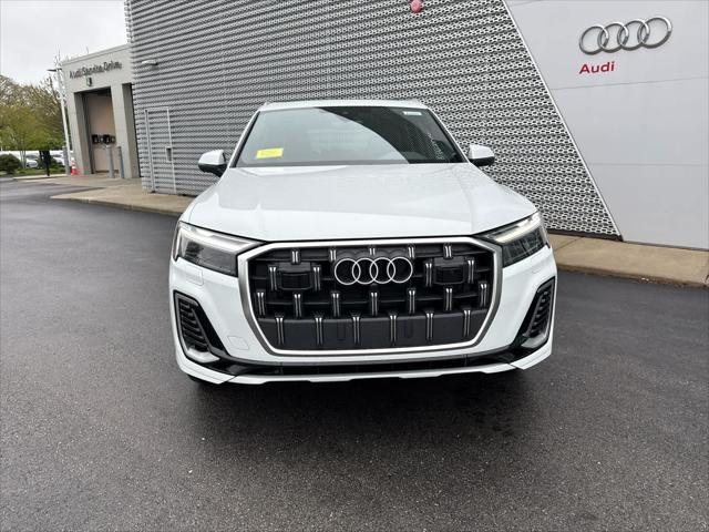 new 2025 Audi Q7 car, priced at $75,930