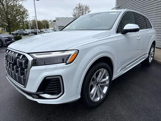 new 2025 Audi Q7 car, priced at $75,930