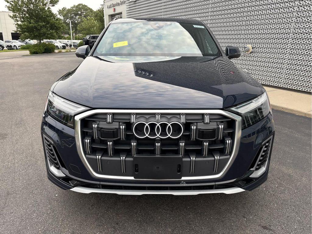 new 2025 Audi Q7 car, priced at $76,480