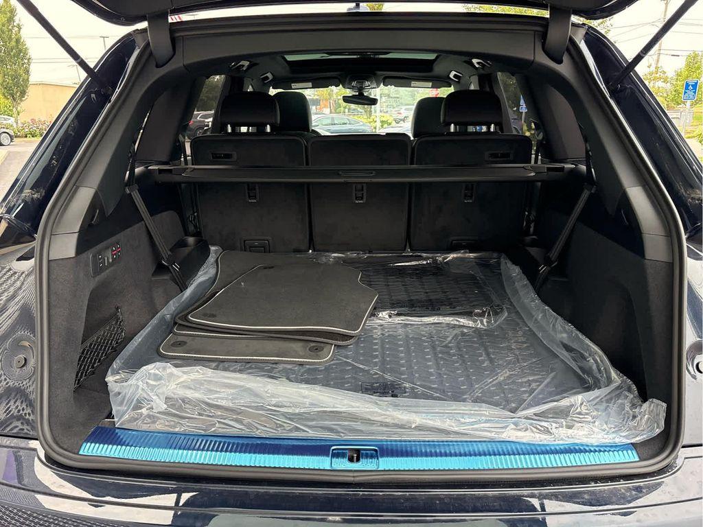 new 2025 Audi Q7 car, priced at $76,480