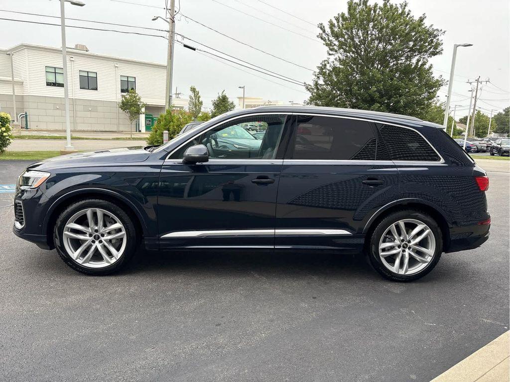 new 2025 Audi Q7 car, priced at $76,480