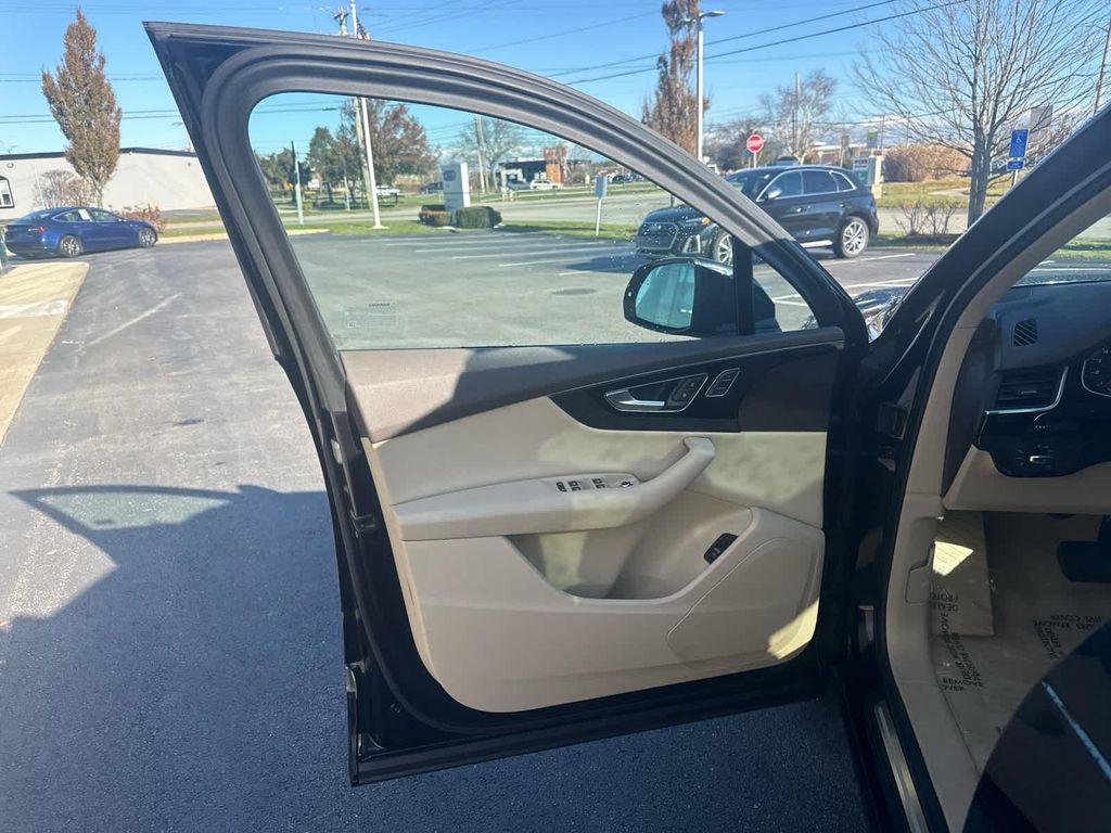 used 2019 Audi Q7 car, priced at $23,575
