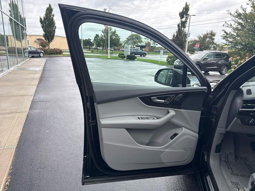used 2019 Audi Q7 car, priced at $29,575