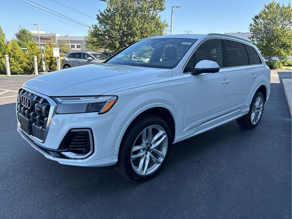new 2025 Audi Q7 car, priced at $76,480