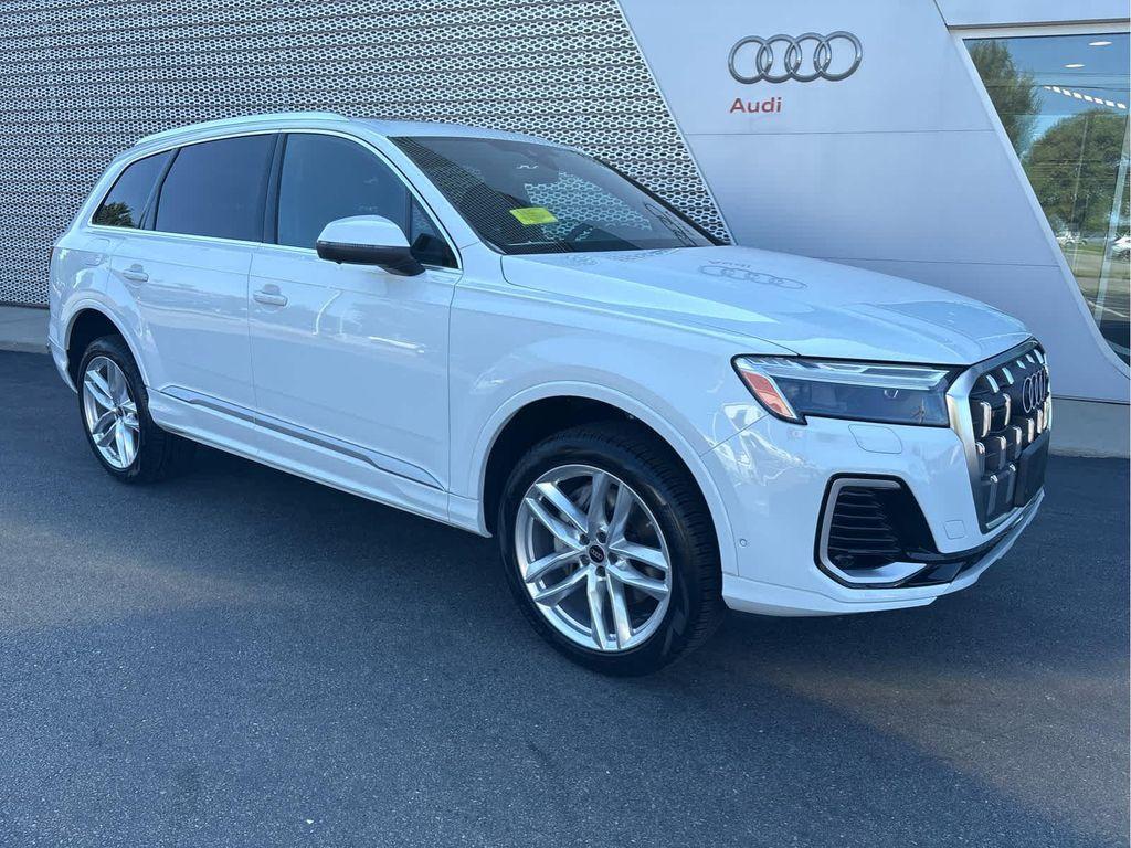new 2025 Audi Q7 car, priced at $76,480