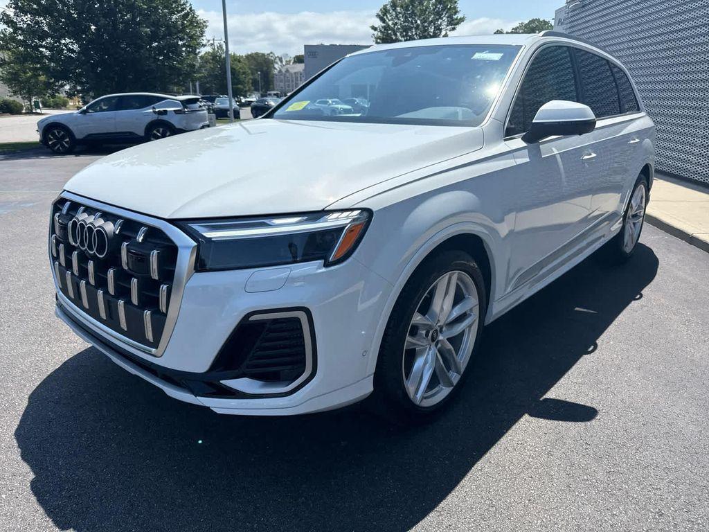 new 2025 Audi Q7 car, priced at $76,990
