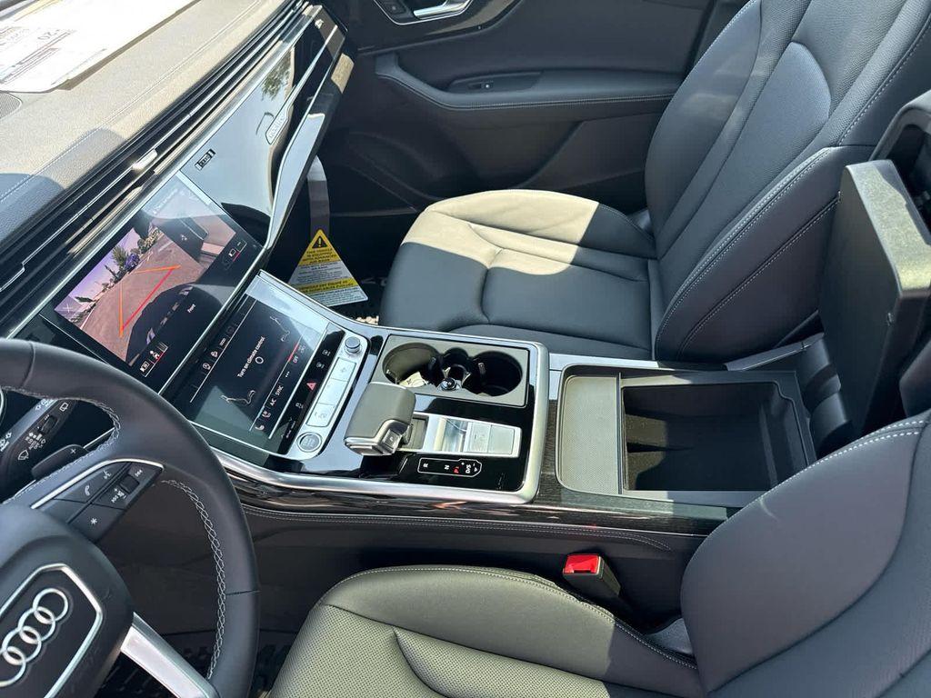new 2025 Audi Q7 car, priced at $76,990