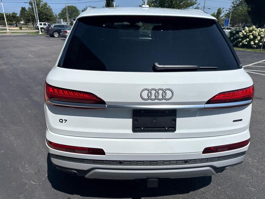 new 2025 Audi Q7 car, priced at $76,990