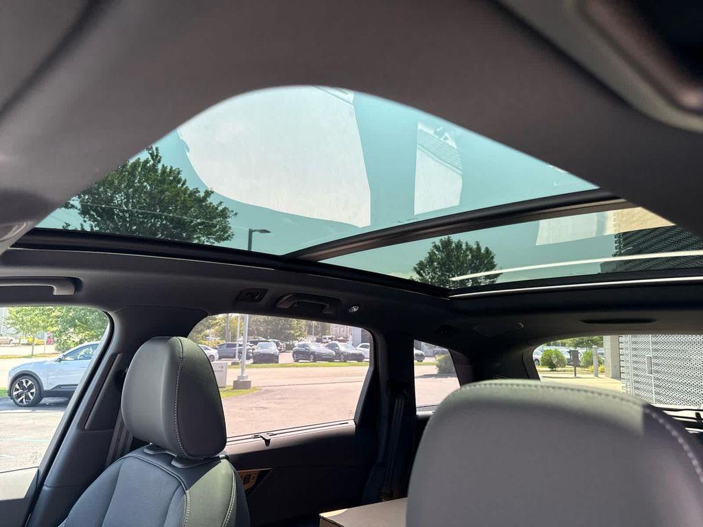 new 2025 Audi Q7 car, priced at $76,990