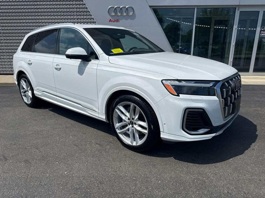 new 2025 Audi Q7 car, priced at $76,990