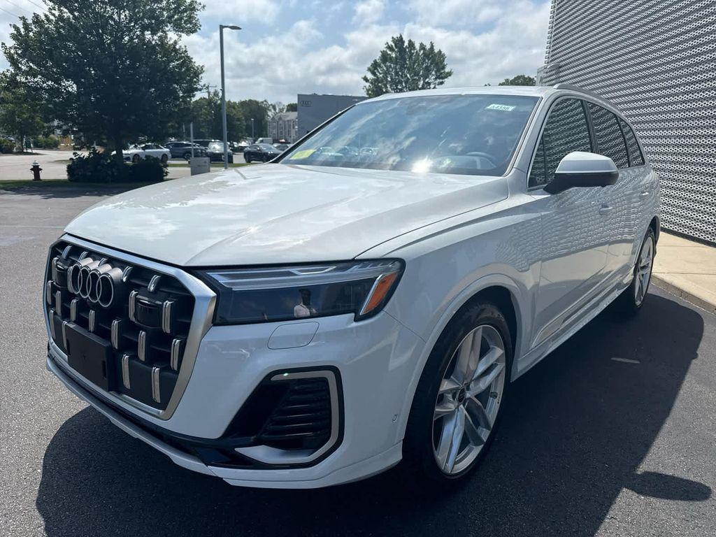 new 2025 Audi Q7 car, priced at $76,990