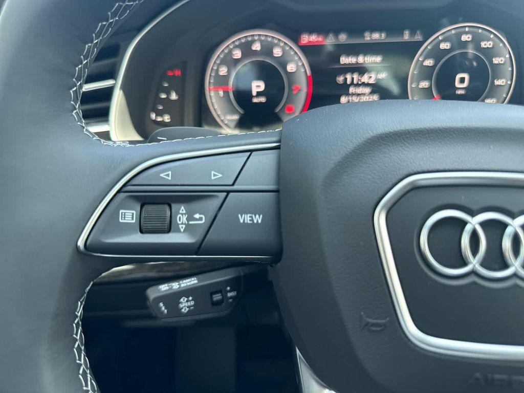 new 2025 Audi Q7 car, priced at $76,990