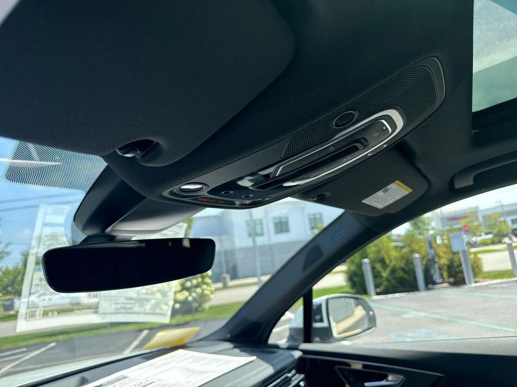 new 2025 Audi Q7 car, priced at $76,990