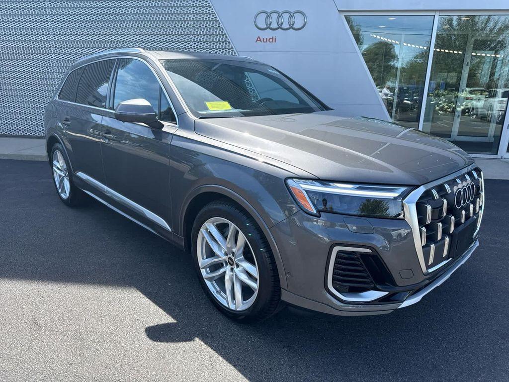 new 2025 Audi Q7 car, priced at $76,480