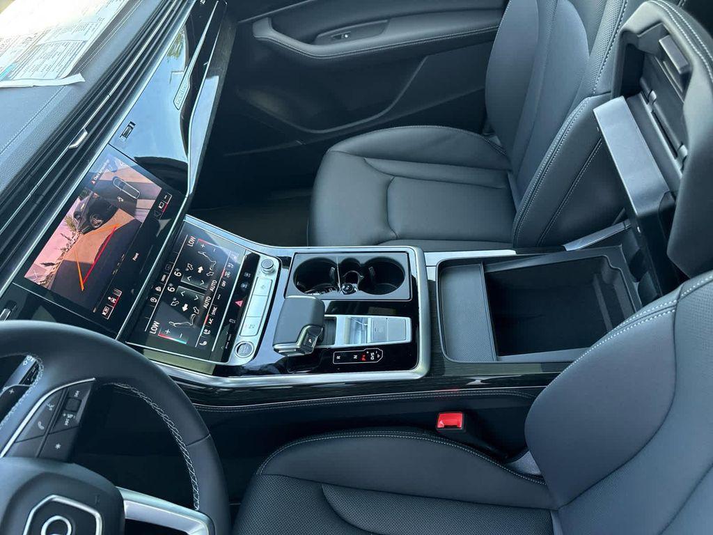 new 2025 Audi Q7 car, priced at $76,480
