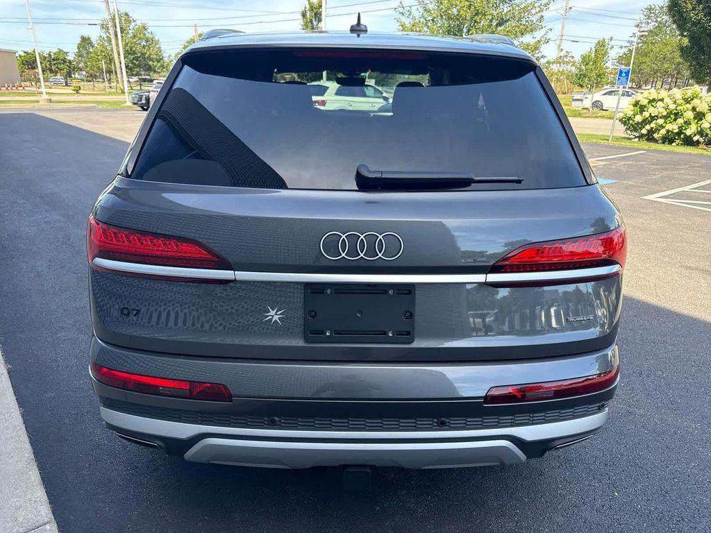 new 2025 Audi Q7 car, priced at $76,480