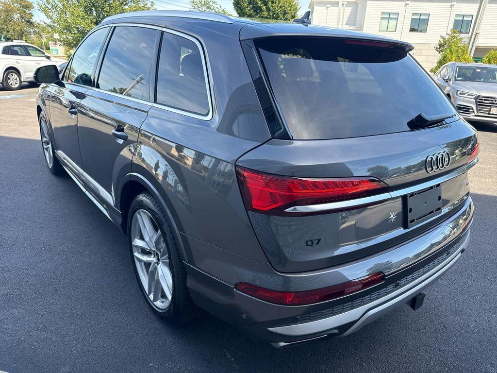 new 2025 Audi Q7 car, priced at $76,480