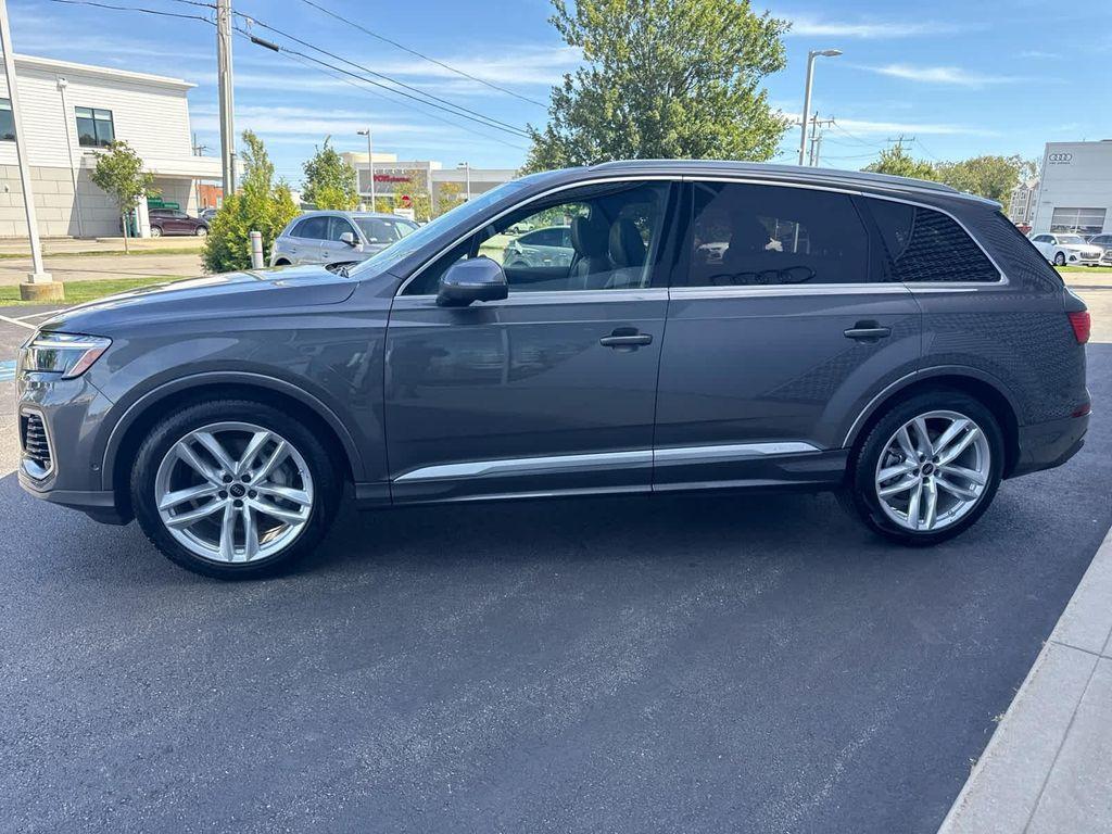 new 2025 Audi Q7 car, priced at $76,480