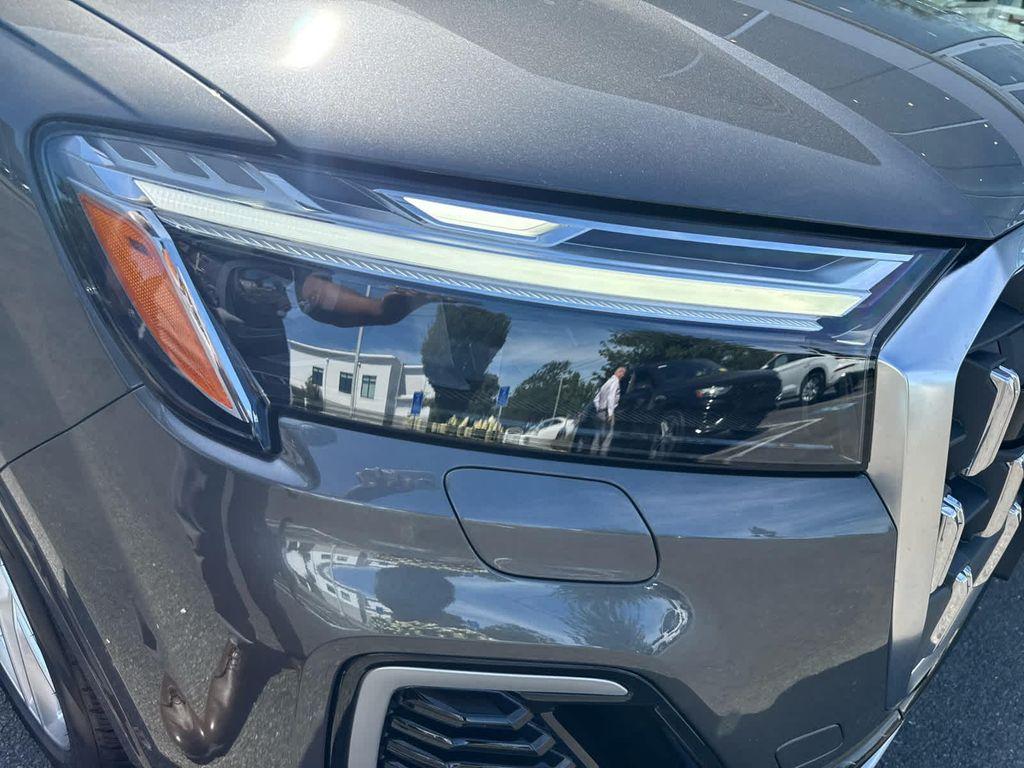 new 2025 Audi Q7 car, priced at $76,480
