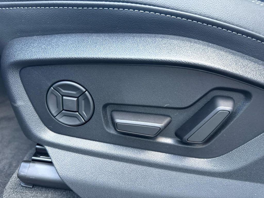 new 2025 Audi Q7 car, priced at $76,480