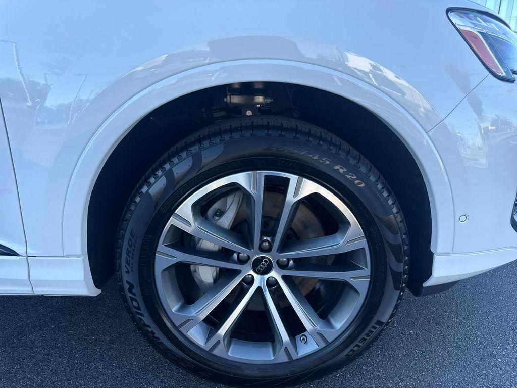 new 2026 Audi Q7 car, priced at $67,895