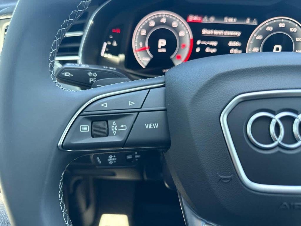 new 2025 Audi Q7 car, priced at $76,990