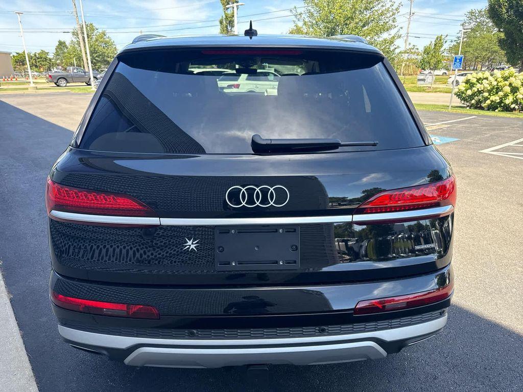 new 2025 Audi Q7 car, priced at $76,990