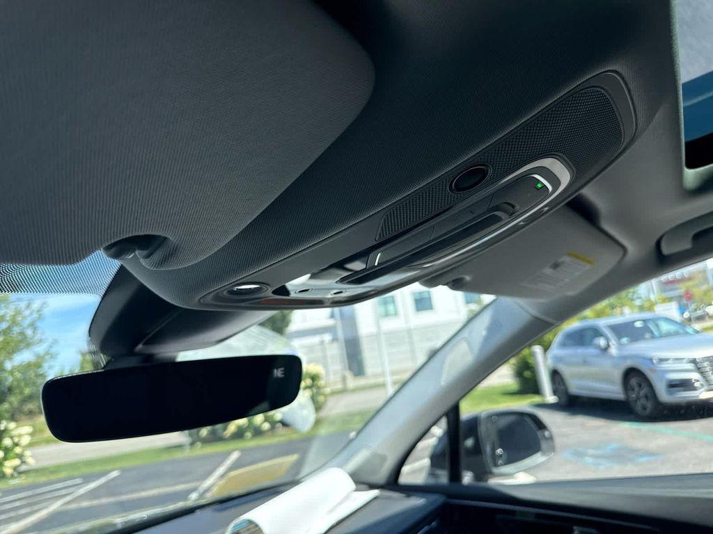 new 2025 Audi Q7 car, priced at $76,990