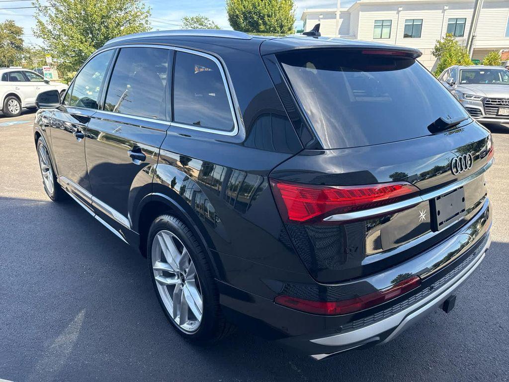 new 2025 Audi Q7 car, priced at $76,990
