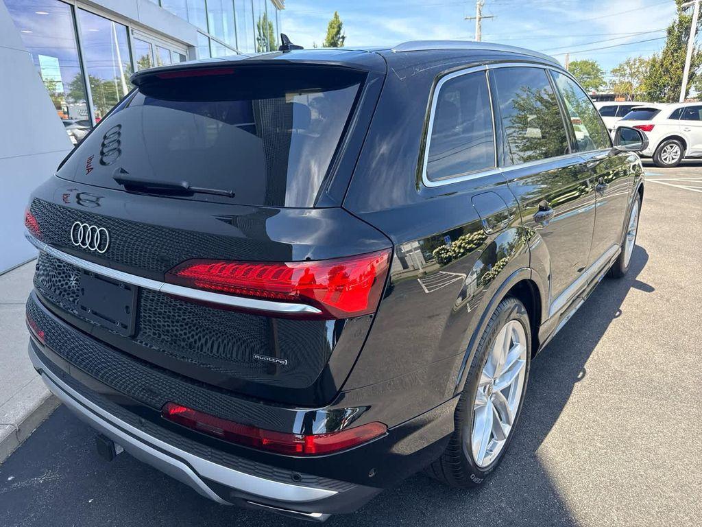 new 2025 Audi Q7 car, priced at $76,990