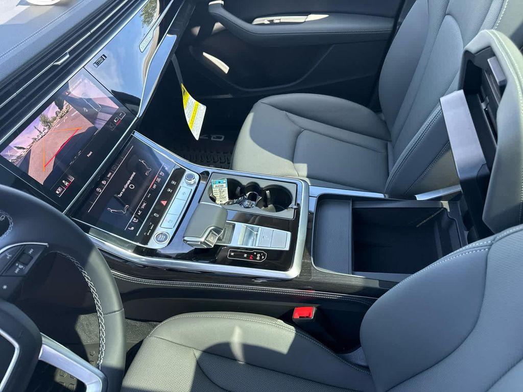 new 2025 Audi Q7 car, priced at $76,990