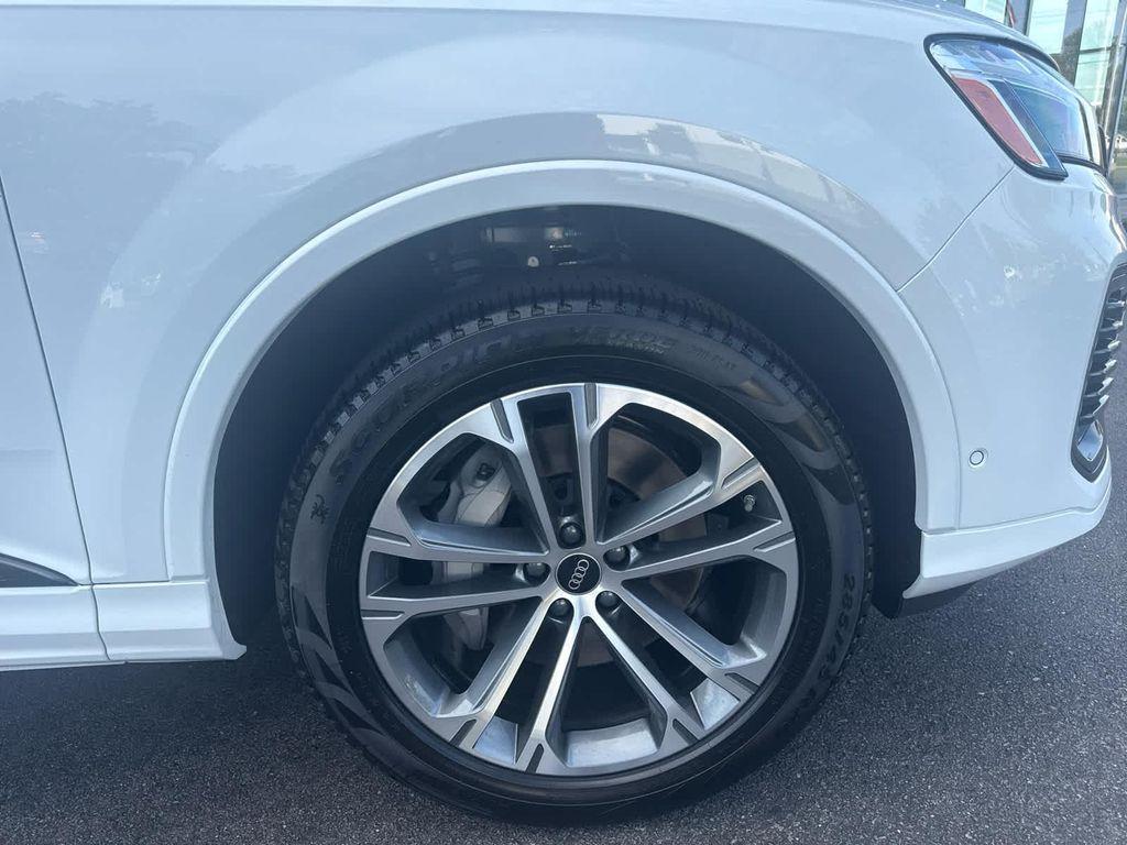 new 2026 Audi Q7 car, priced at $68,445