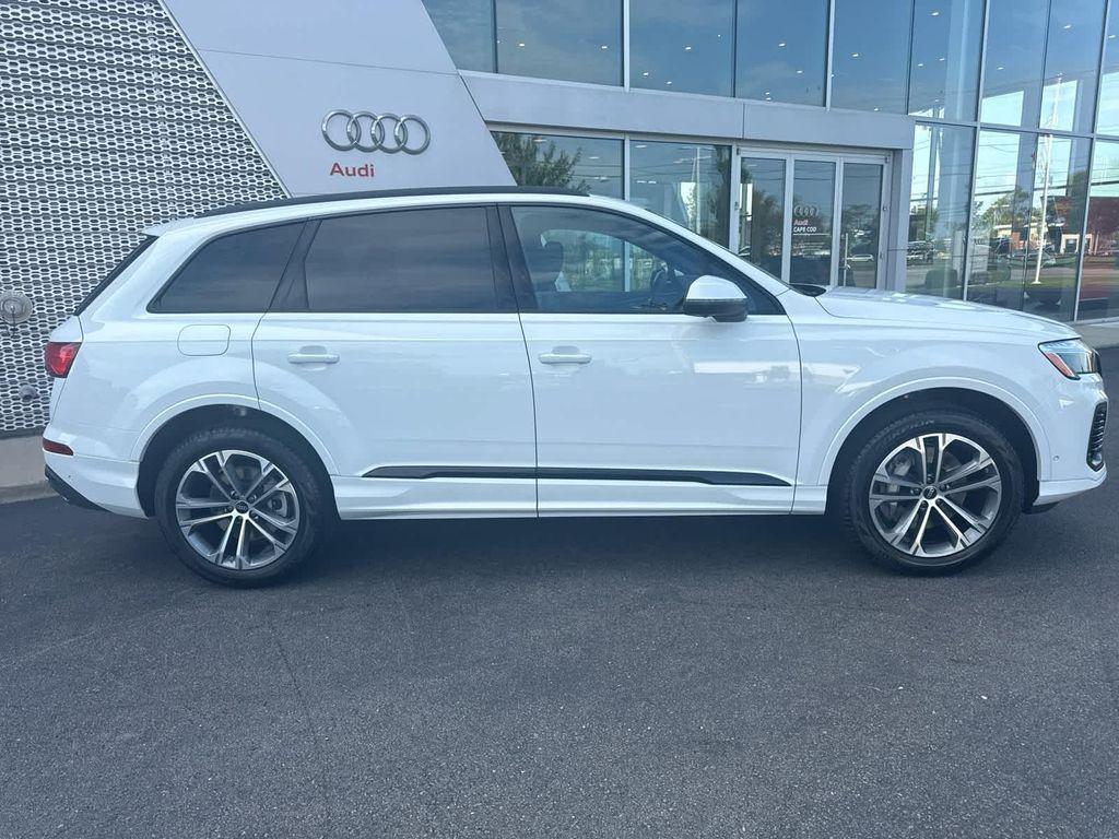 new 2026 Audi Q7 car, priced at $68,445