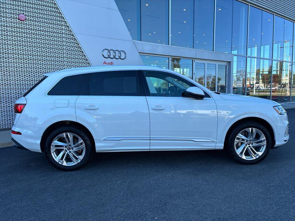 used 2022 Audi Q7 car, priced at $33,375