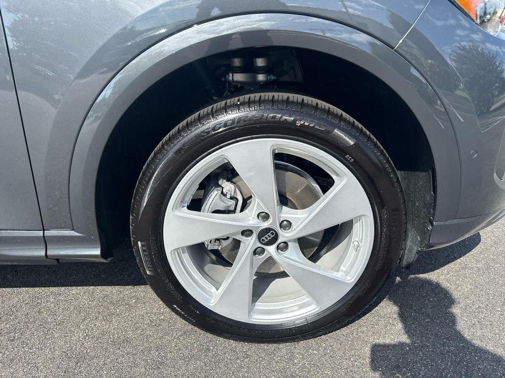 new 2025 Audi Q5 car, priced at $62,080