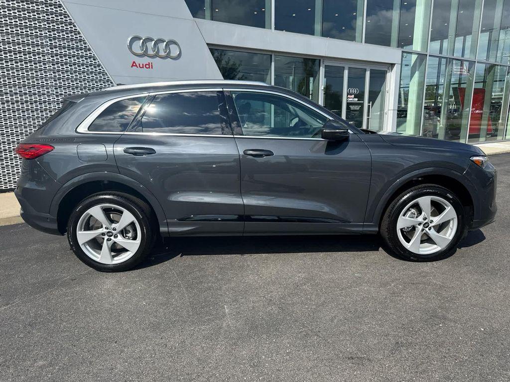 new 2025 Audi Q5 car, priced at $62,080