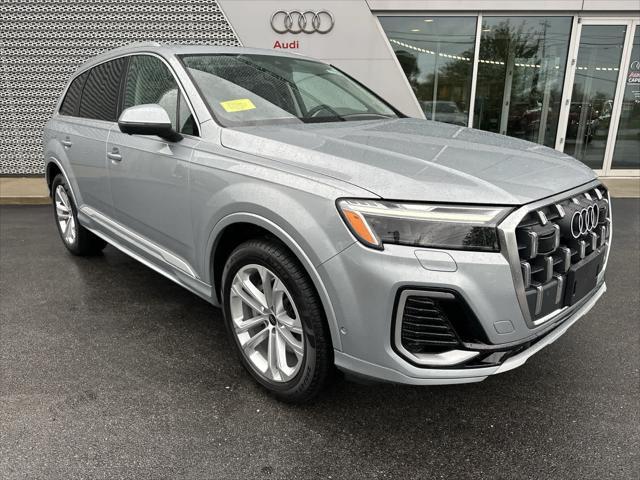 new 2025 Audi Q7 car, priced at $72,880