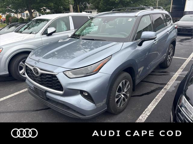 used 2022 Toyota Highlander car, priced at $36,875