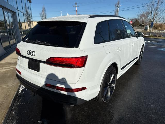 new 2025 Audi Q7 car, priced at $77,880