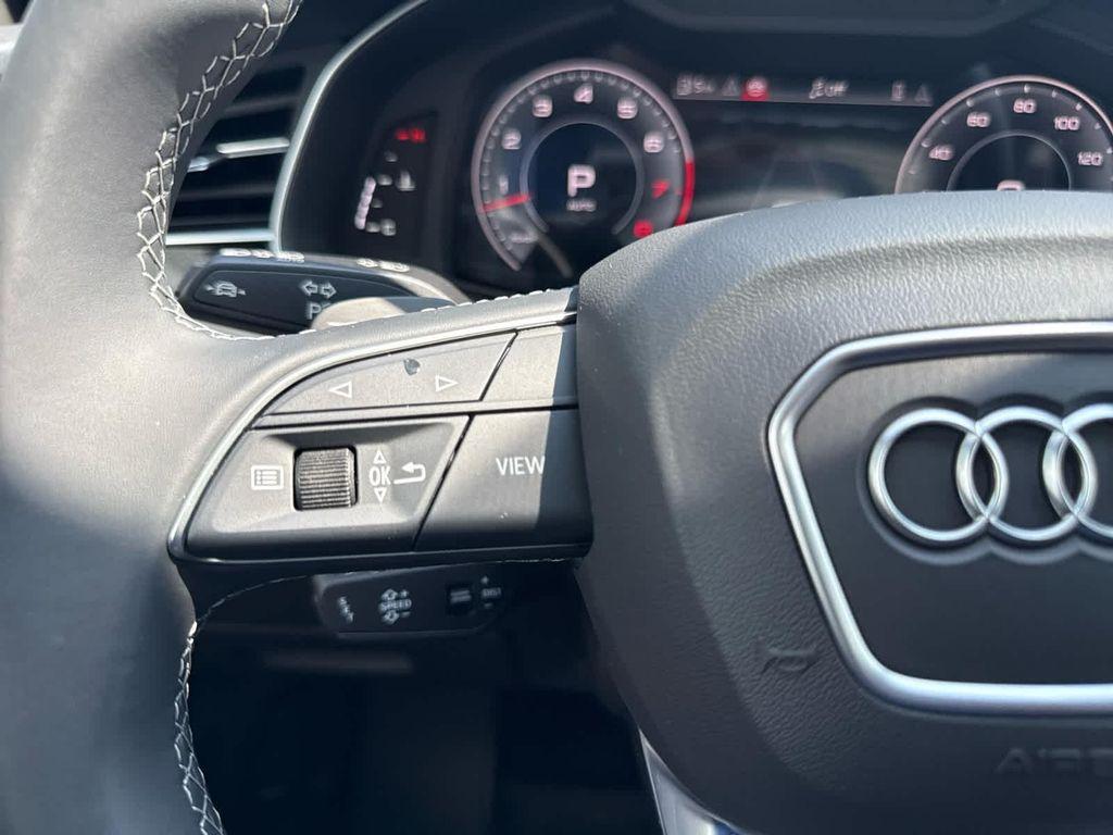 new 2025 Audi Q7 car, priced at $74,685