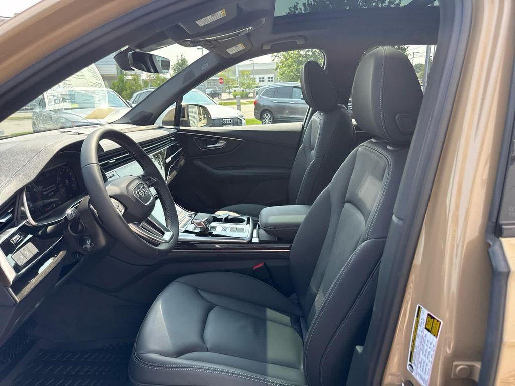 new 2025 Audi Q7 car, priced at $74,685