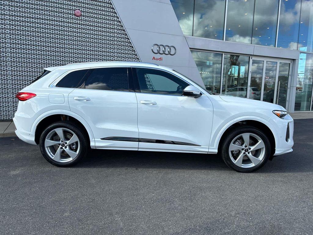 new 2025 Audi Q5 car, priced at $59,885