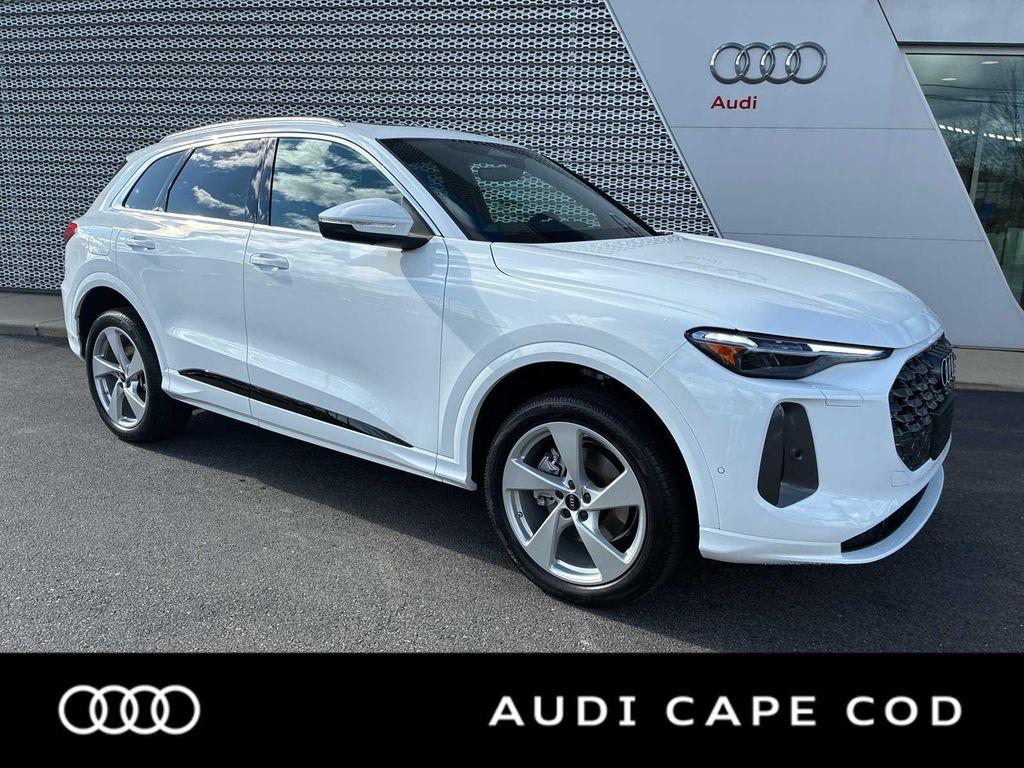 new 2025 Audi Q5 car, priced at $59,885