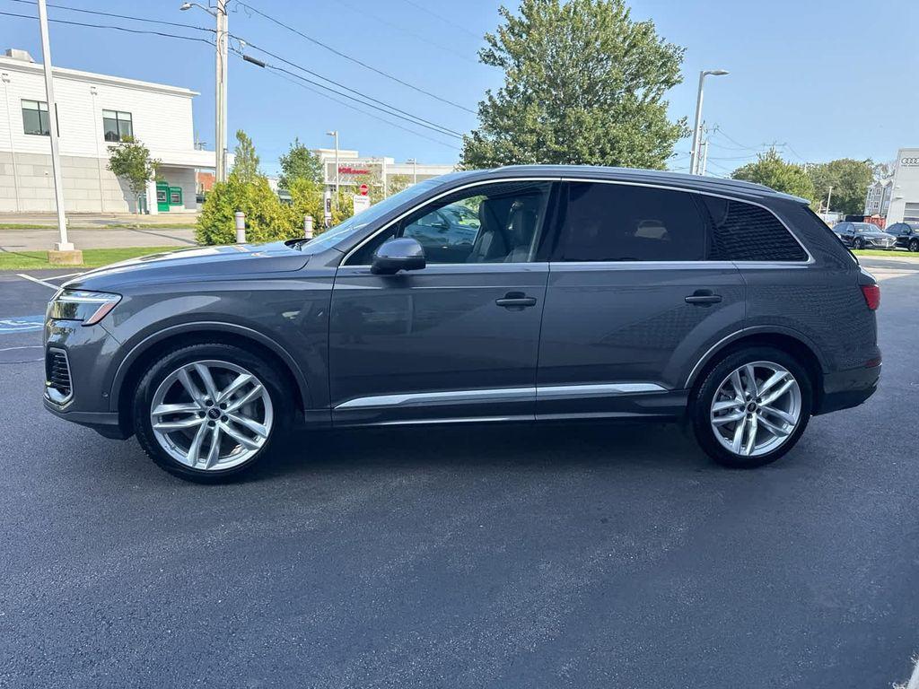 new 2025 Audi Q7 car, priced at $76,480