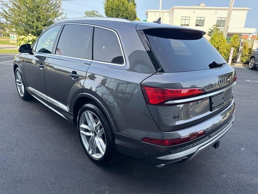 new 2025 Audi Q7 car, priced at $76,480