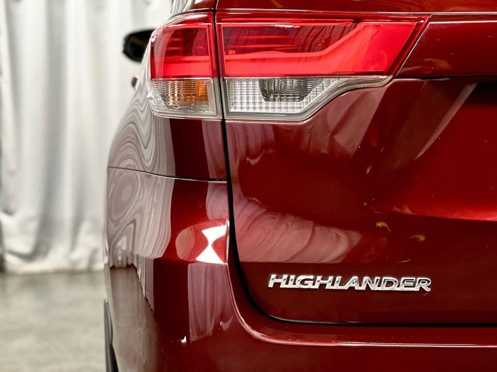 used 2017 Toyota Highlander car, priced at $26,650