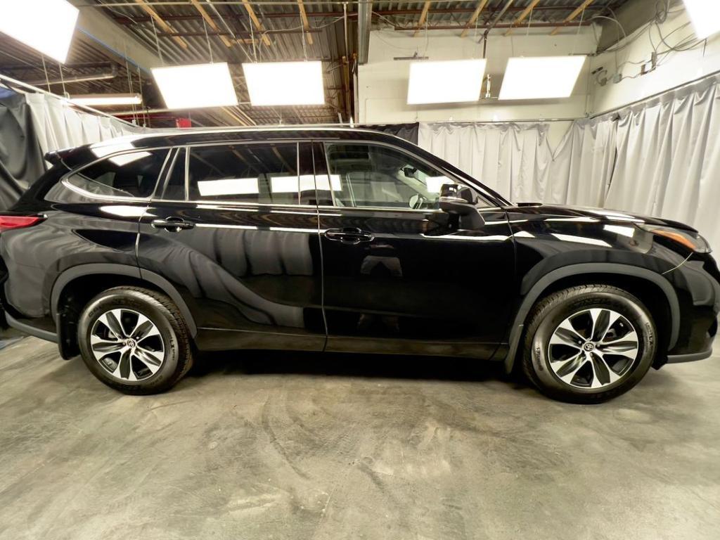 used 2021 Toyota Highlander car, priced at $33,950