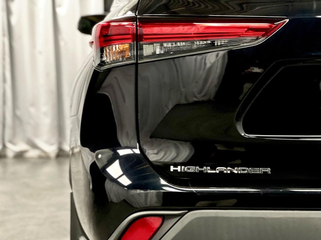 used 2021 Toyota Highlander car, priced at $33,950