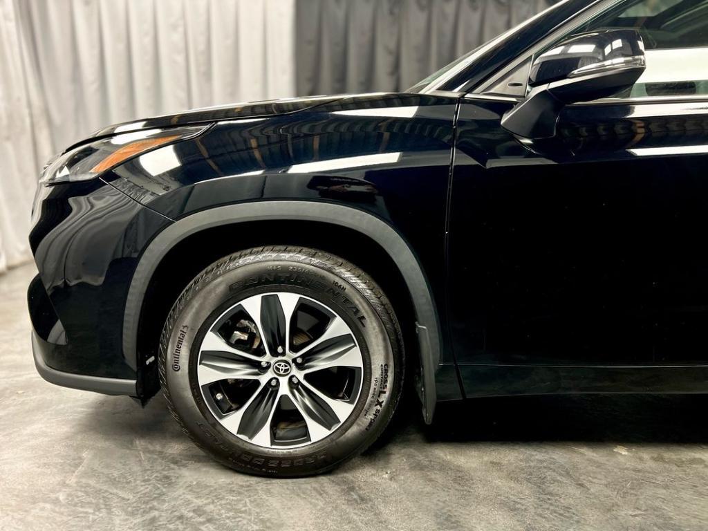 used 2021 Toyota Highlander car, priced at $33,950